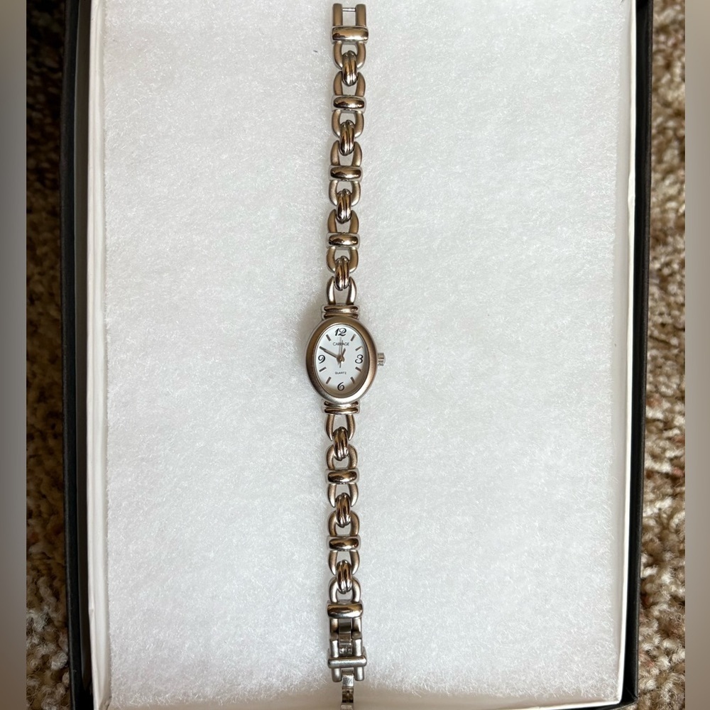 Carriage Women’s Watch Bracelet Silver Tone Preowned Not Running